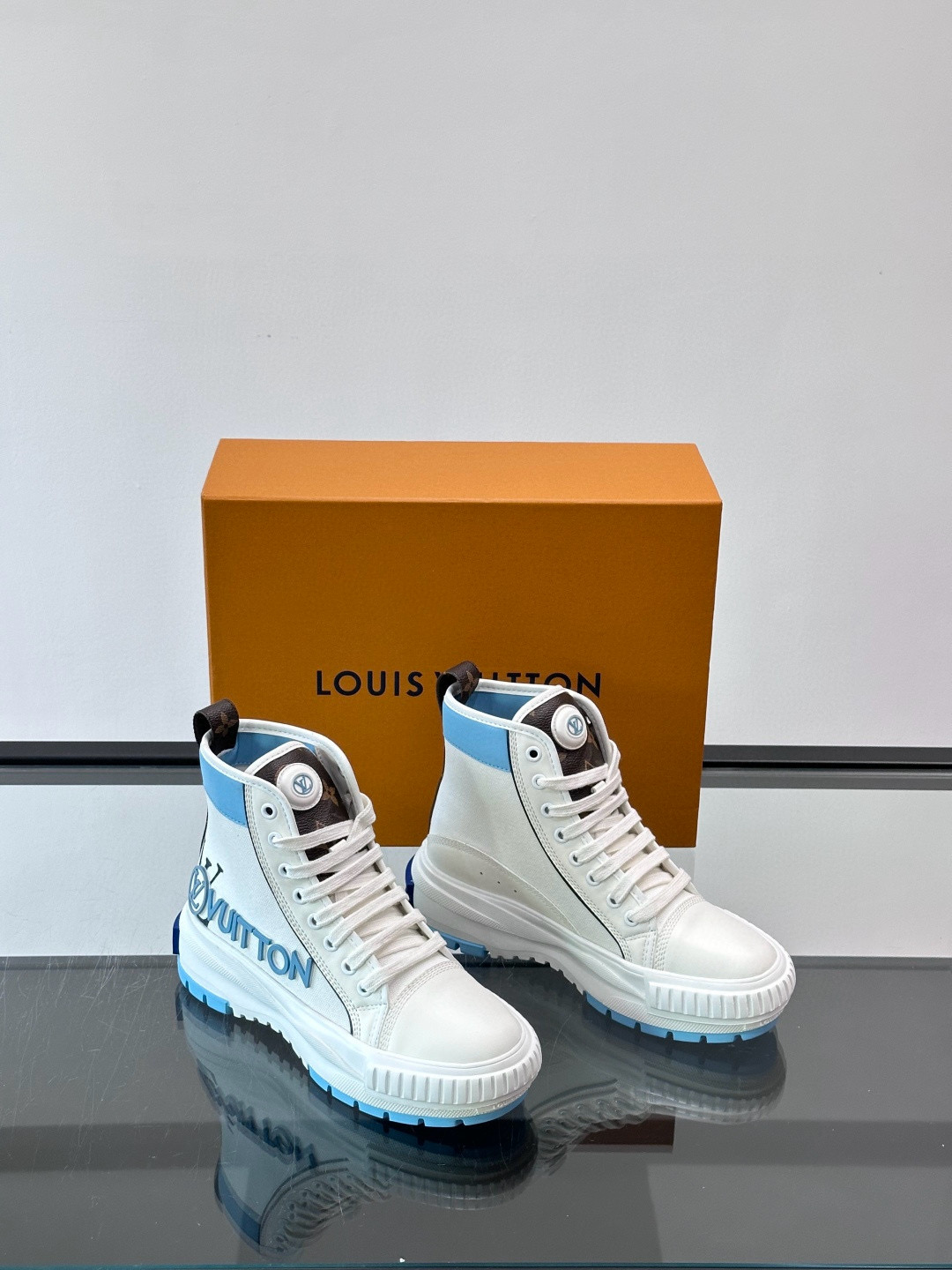 루이비통 Louis Vuitton 스니커즈