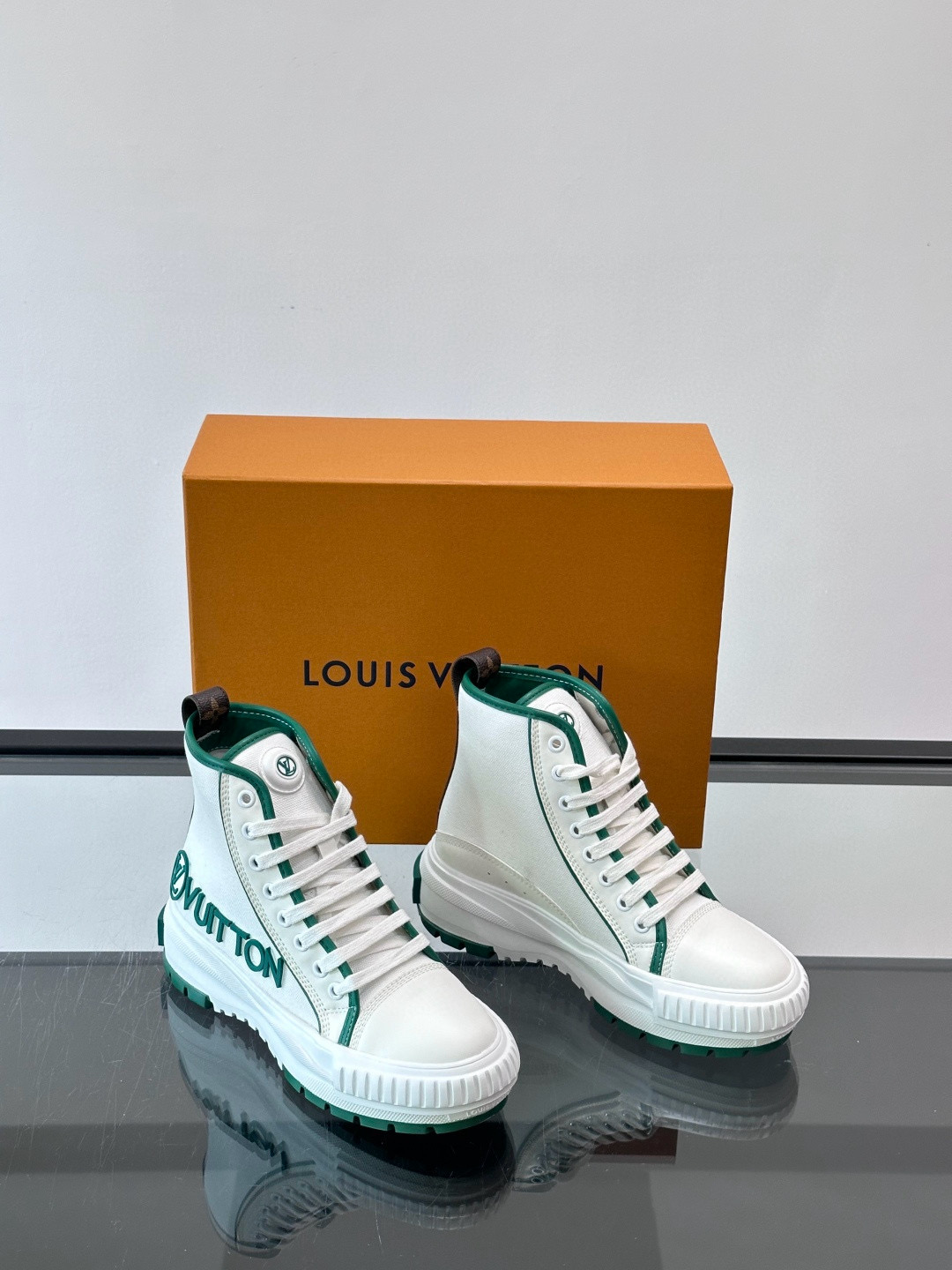 루이비통 Louis Vuitton 스니커즈