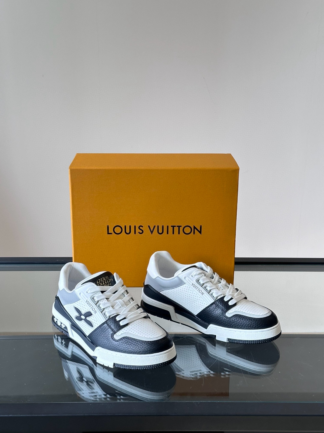 루이비통 Louis Vuitton 스니커즈