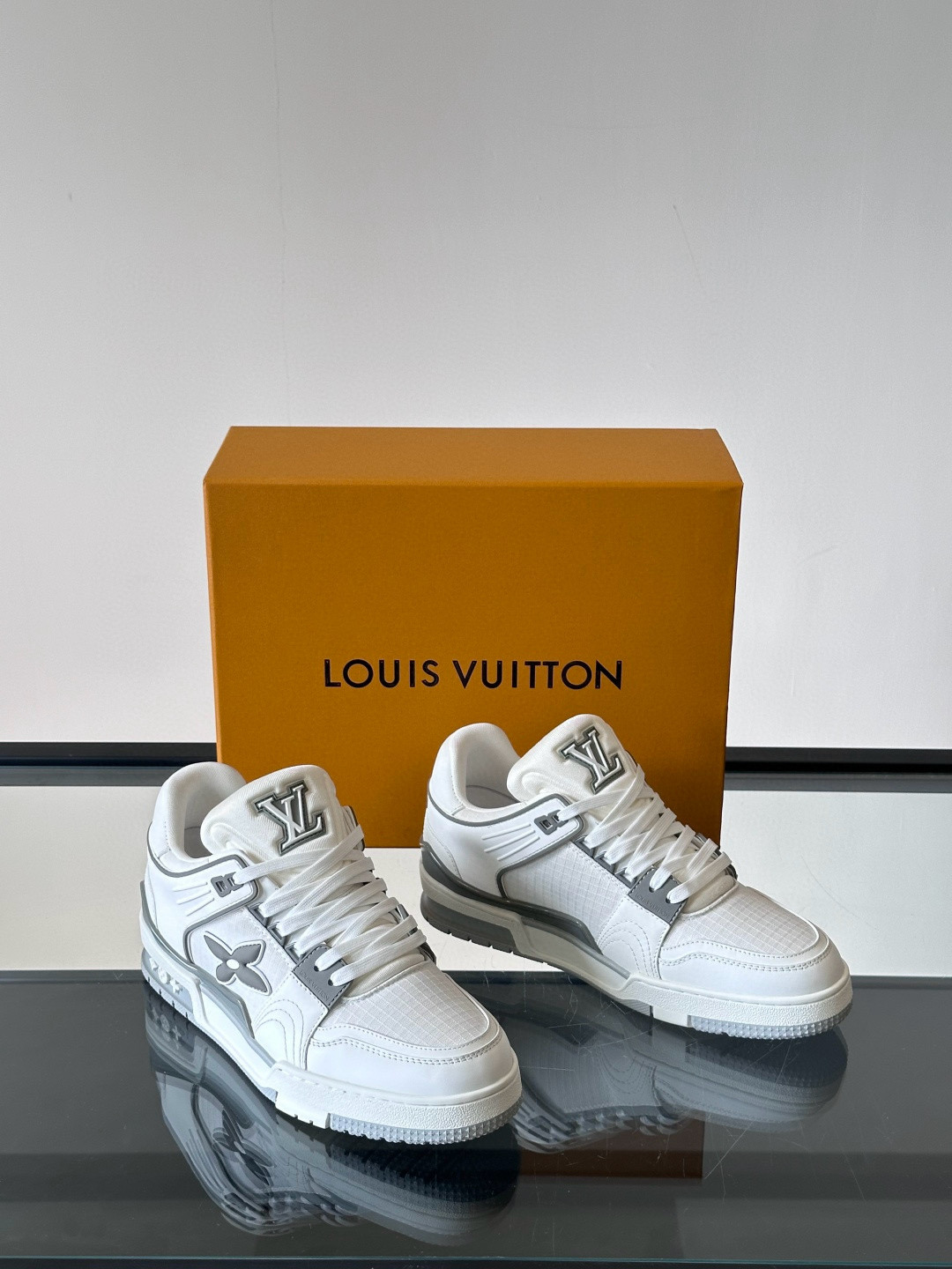 루이비통 Louis Vuitton 스니커즈