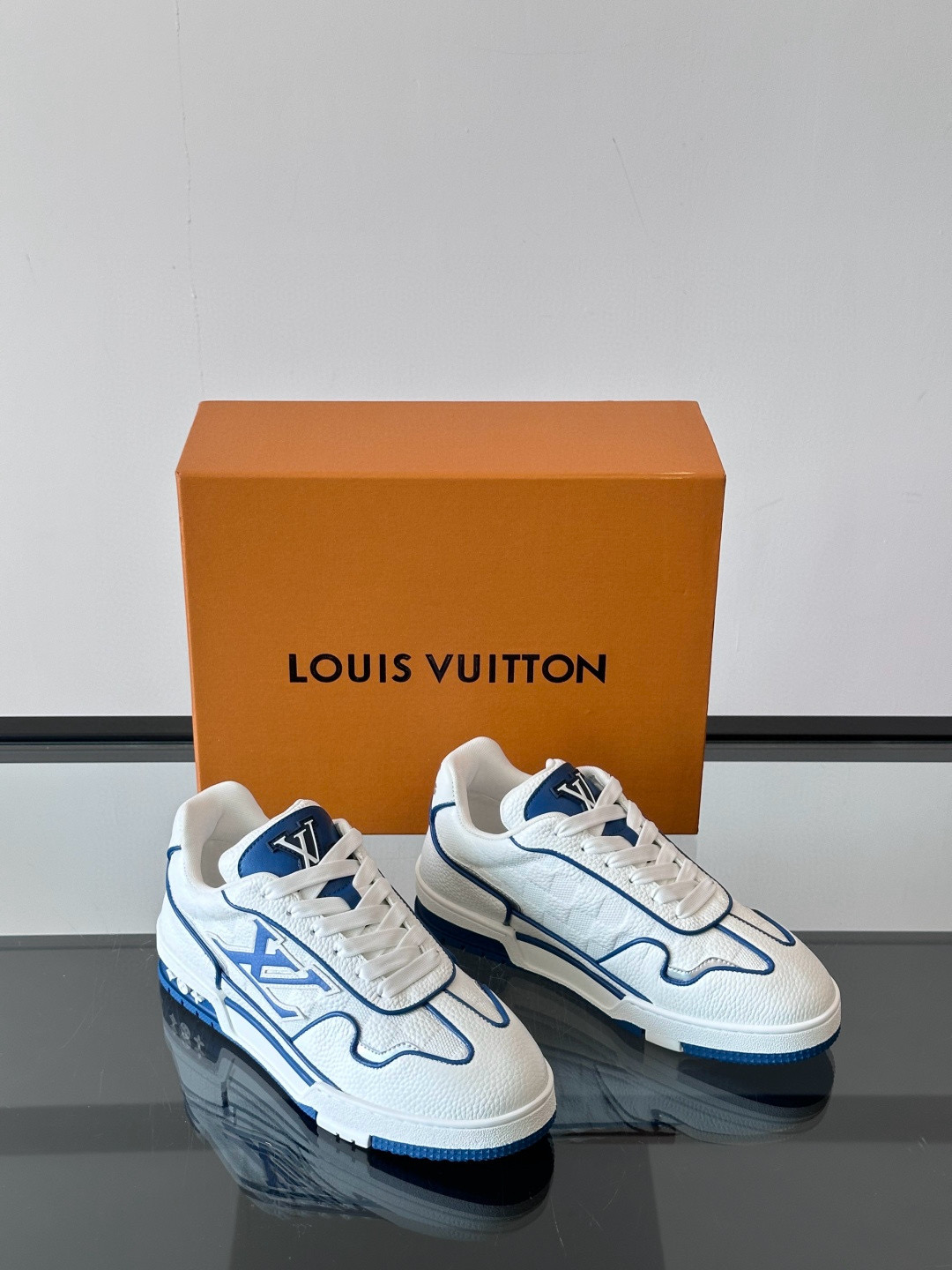 루이비통 Louis Vuitton 스니커즈