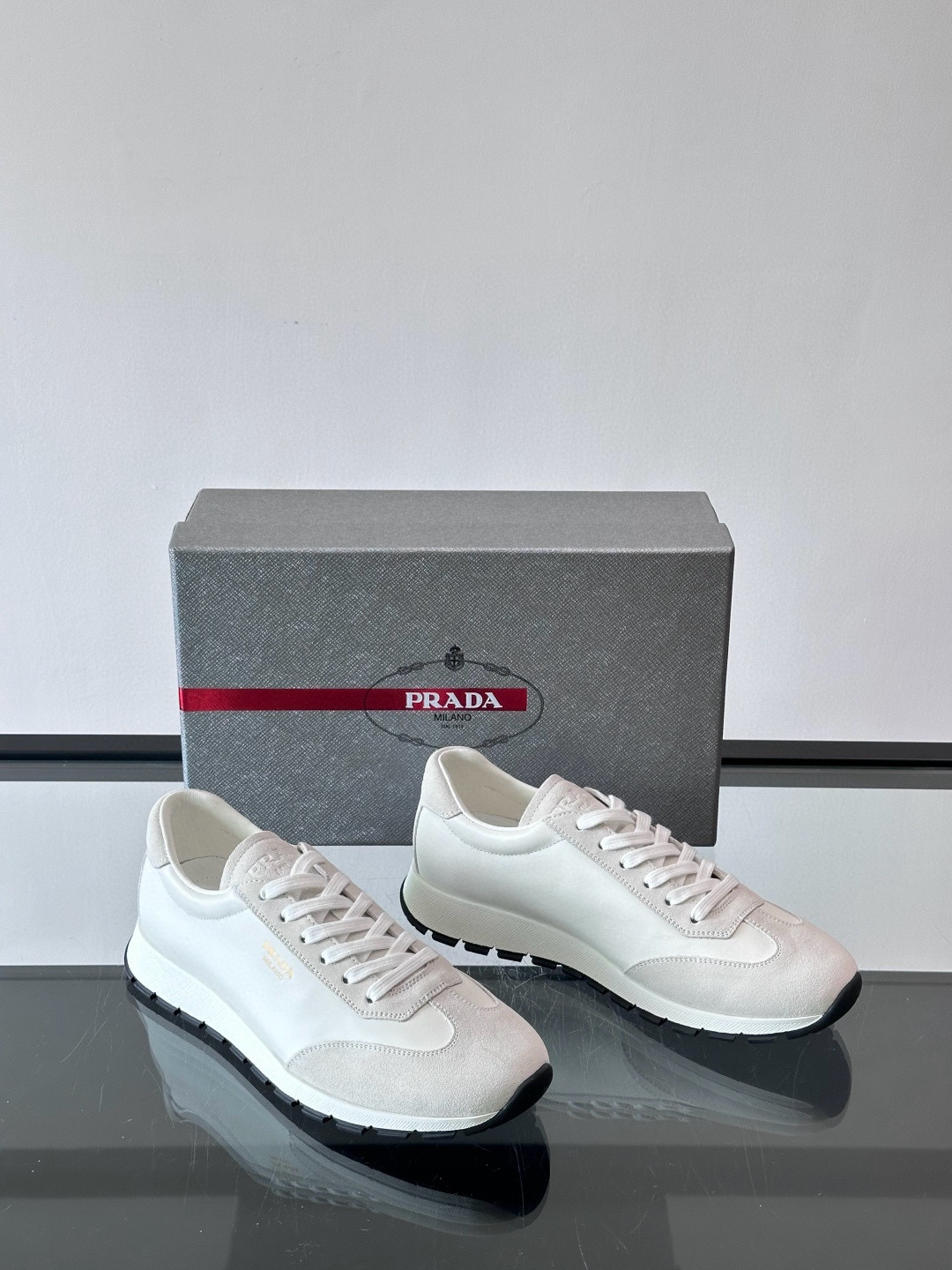 프라다 Prada 스니커즈