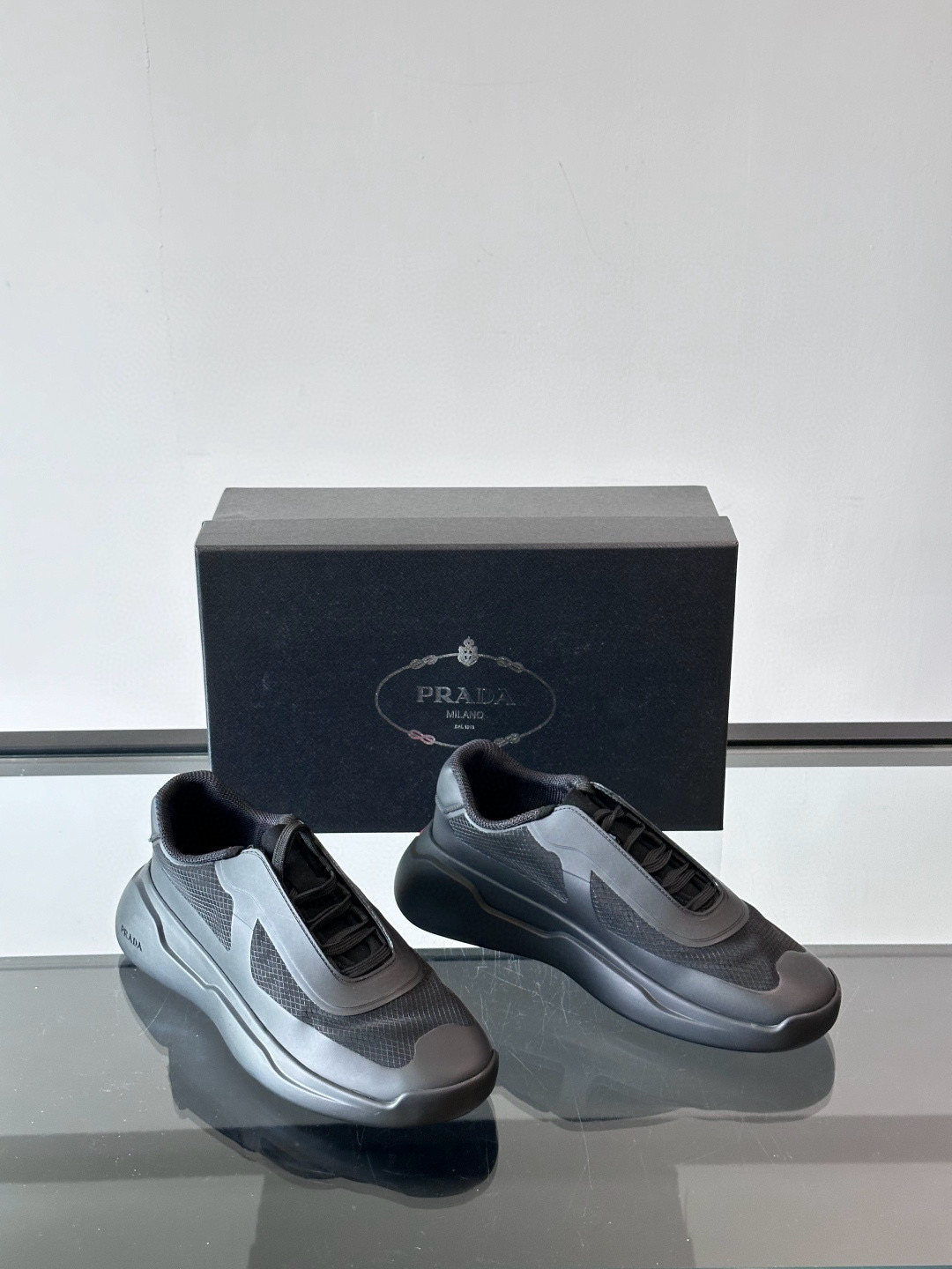 프라다 Prada Linea Rossa 스니커즈