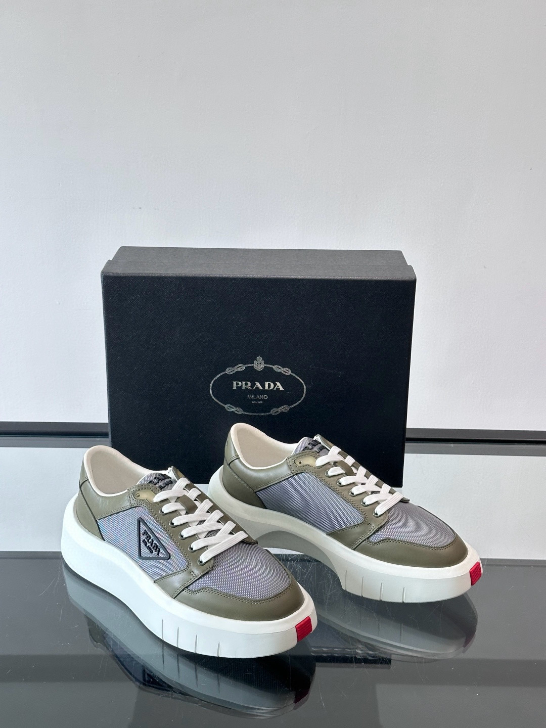 프라다 Prada PRAX 1스니커즈