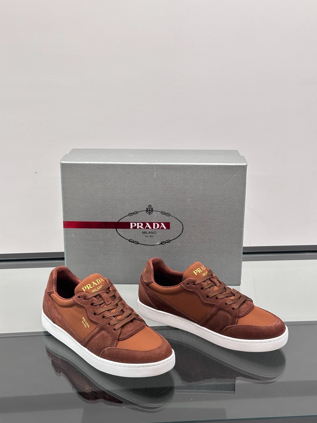 프라다 Prada 스니커즈