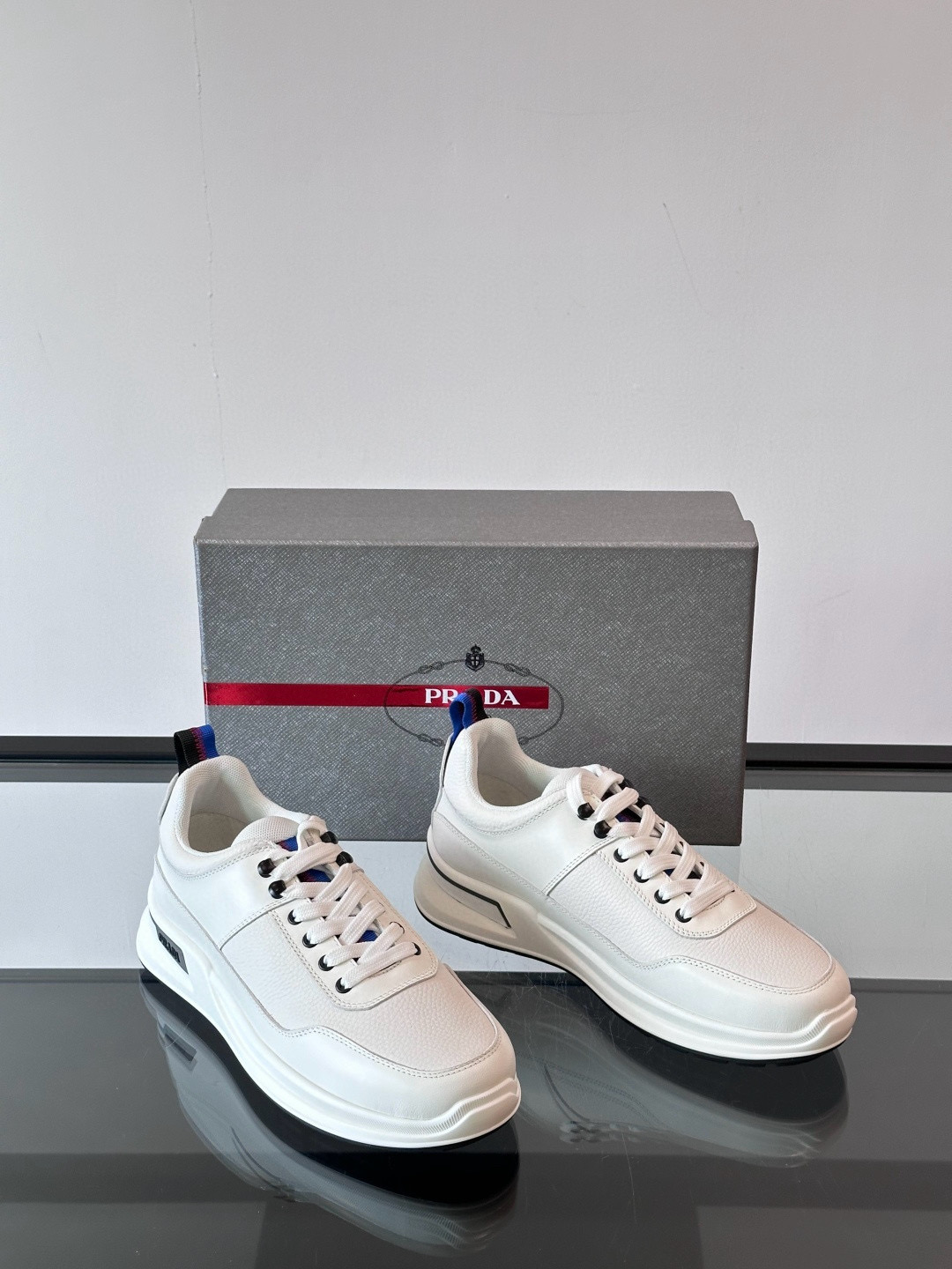 프라다 Prada 스니커즈