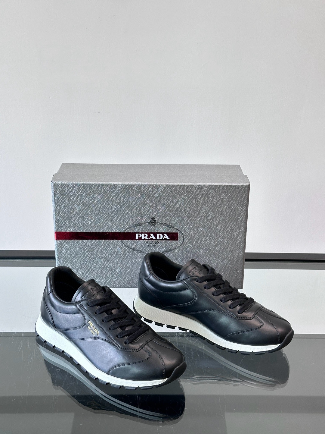 프라다 Prada 스니커즈