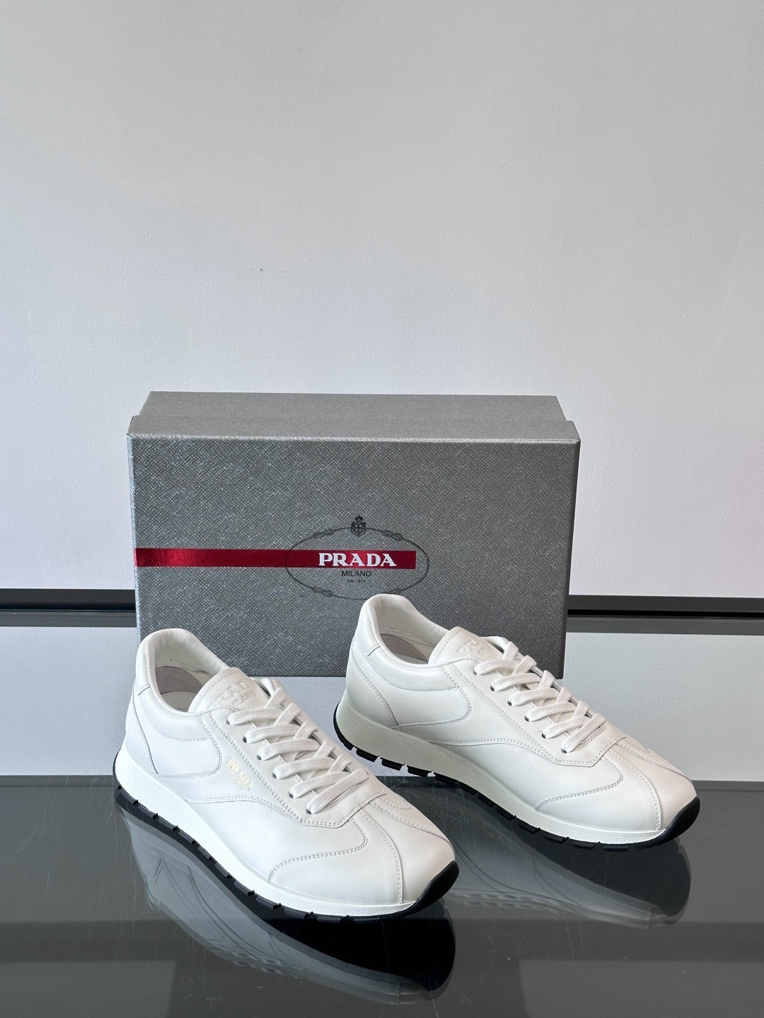 프라다 Prada 스니커즈