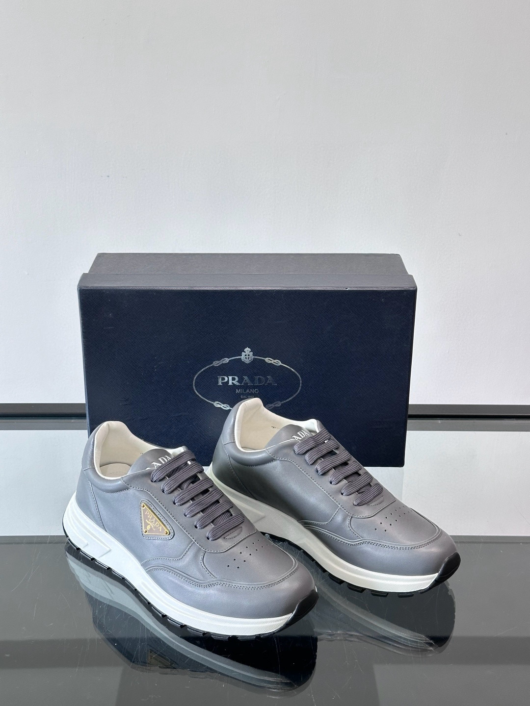 프라다 Prada 스니커즈