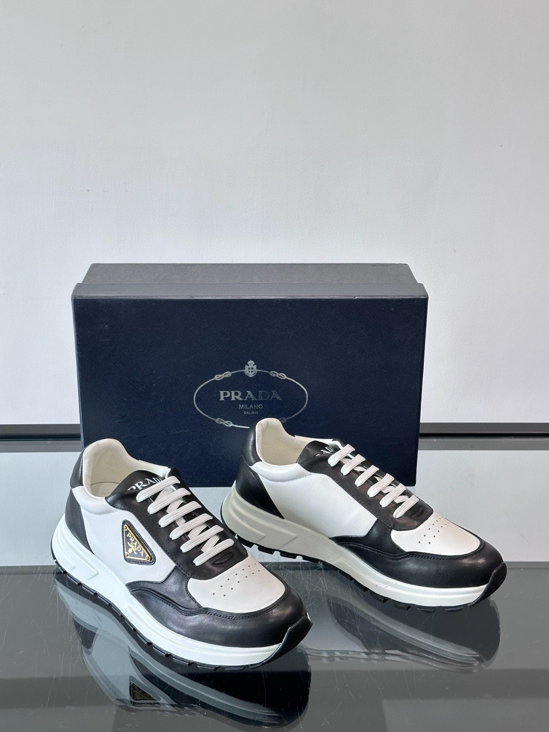 프라다 Prada 스니커즈