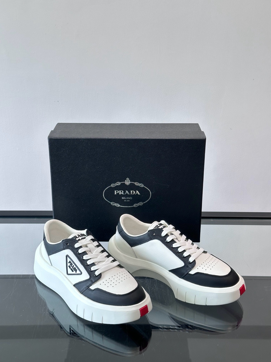 프라다 Prada 스니커즈