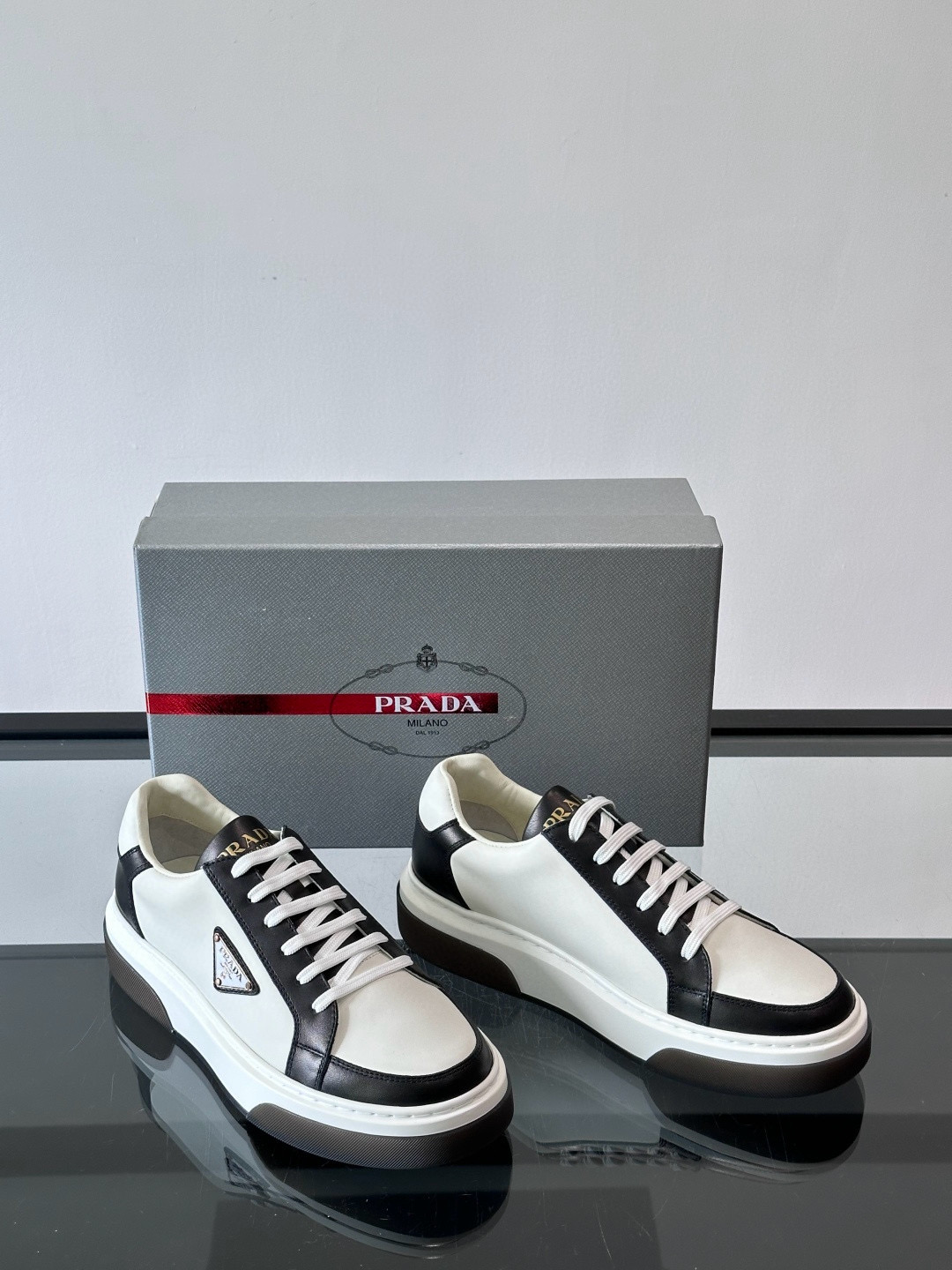 프라다 Prada 스니커즈