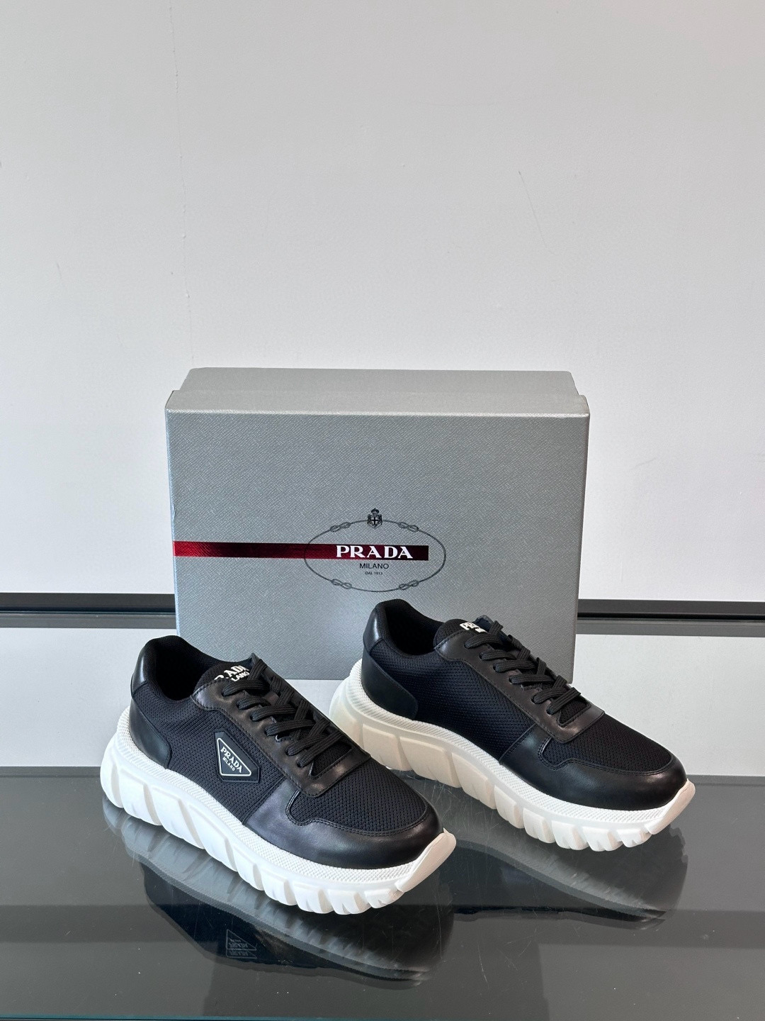 프라다 Prada 스니커즈