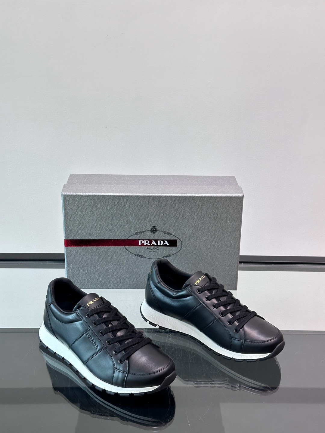 프라다 Prada 스니커즈