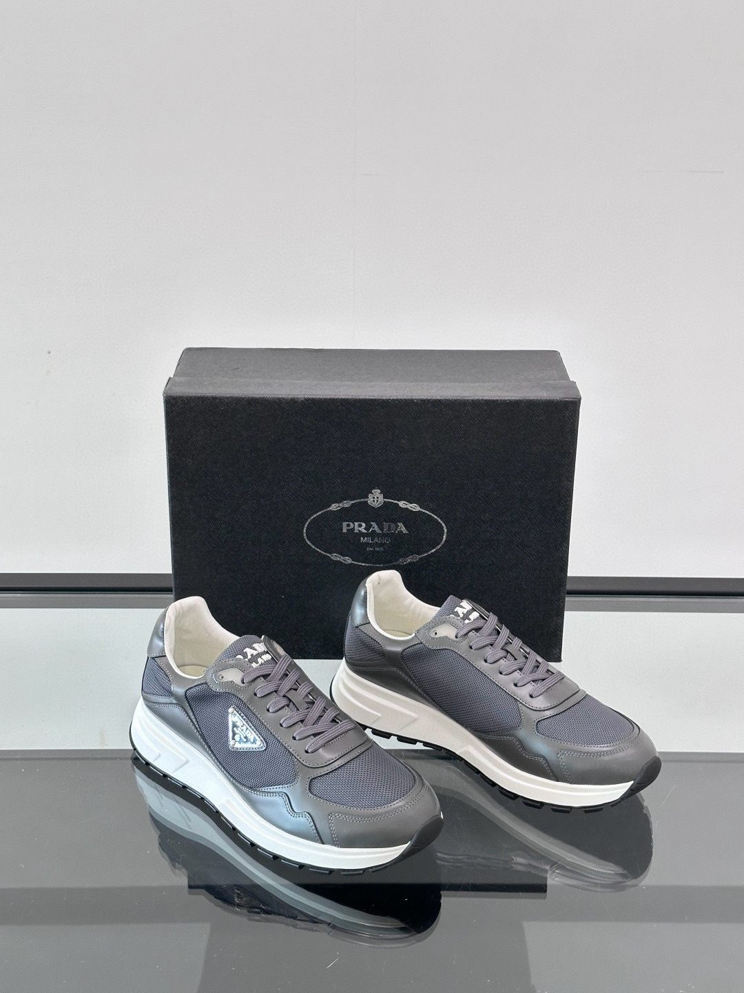 프라다 Prada 스니커즈