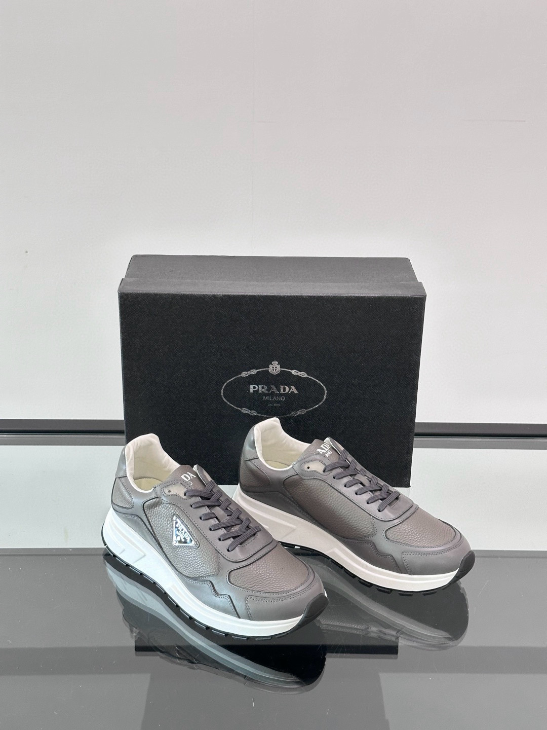 프라다 Prada 스니커즈