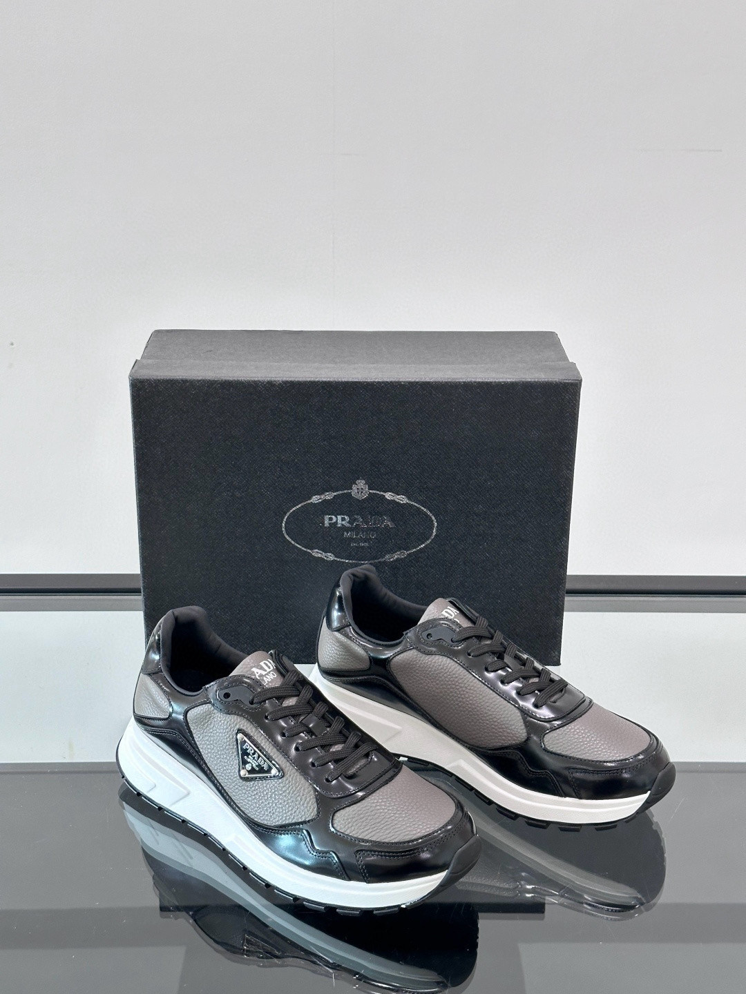 프라다 Prada 스니커즈