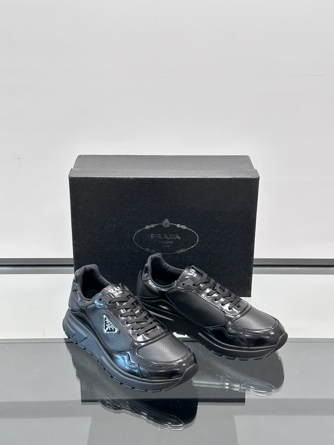 프라다 Prada 스니커즈