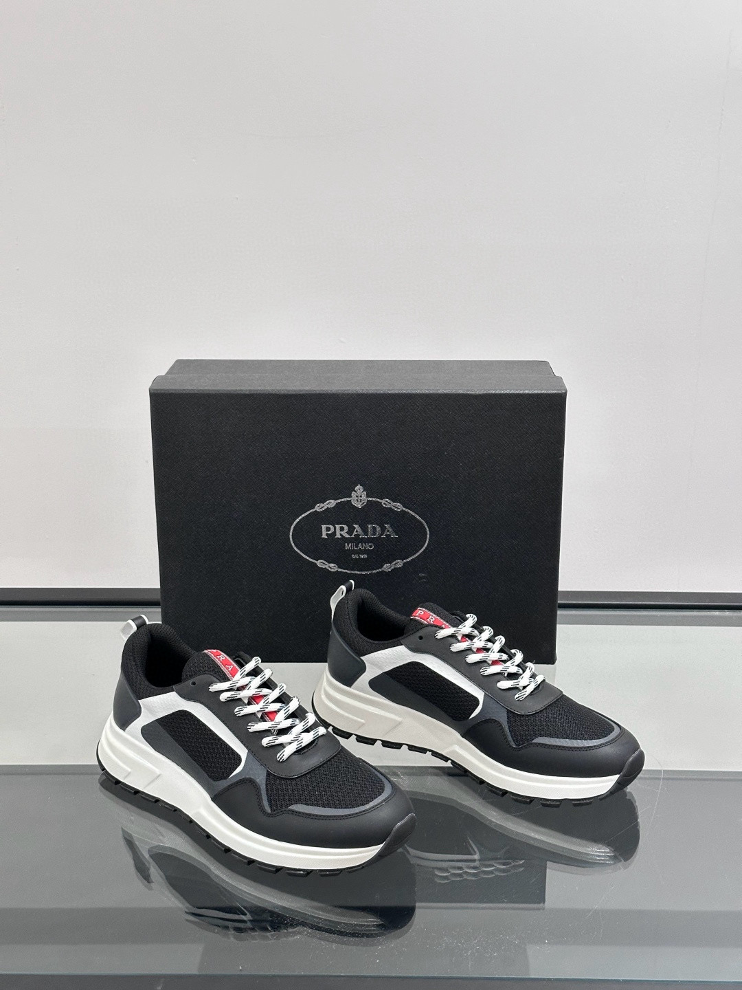 프라다 Prada 스니커즈