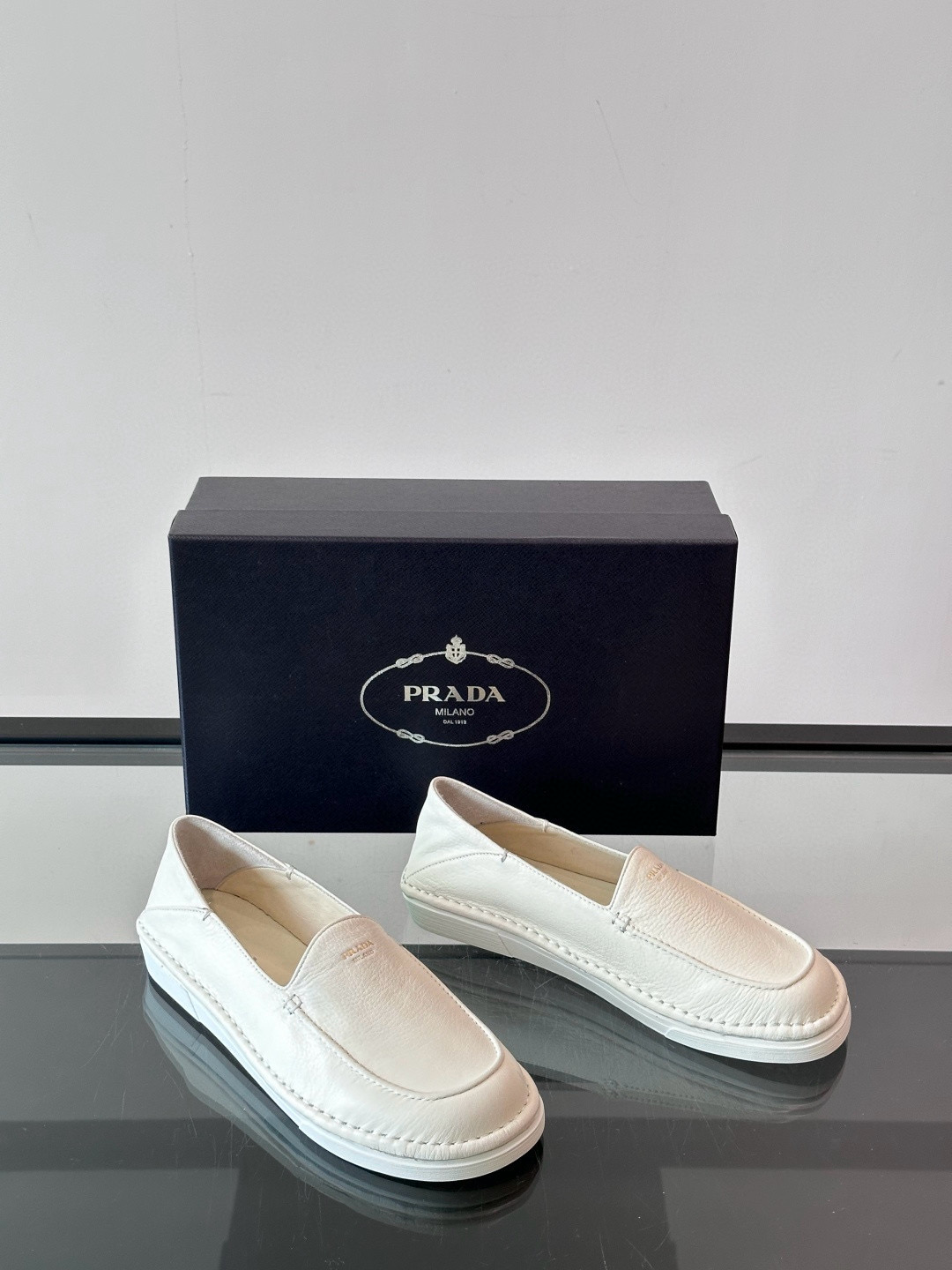 프라다 Prada 로퍼