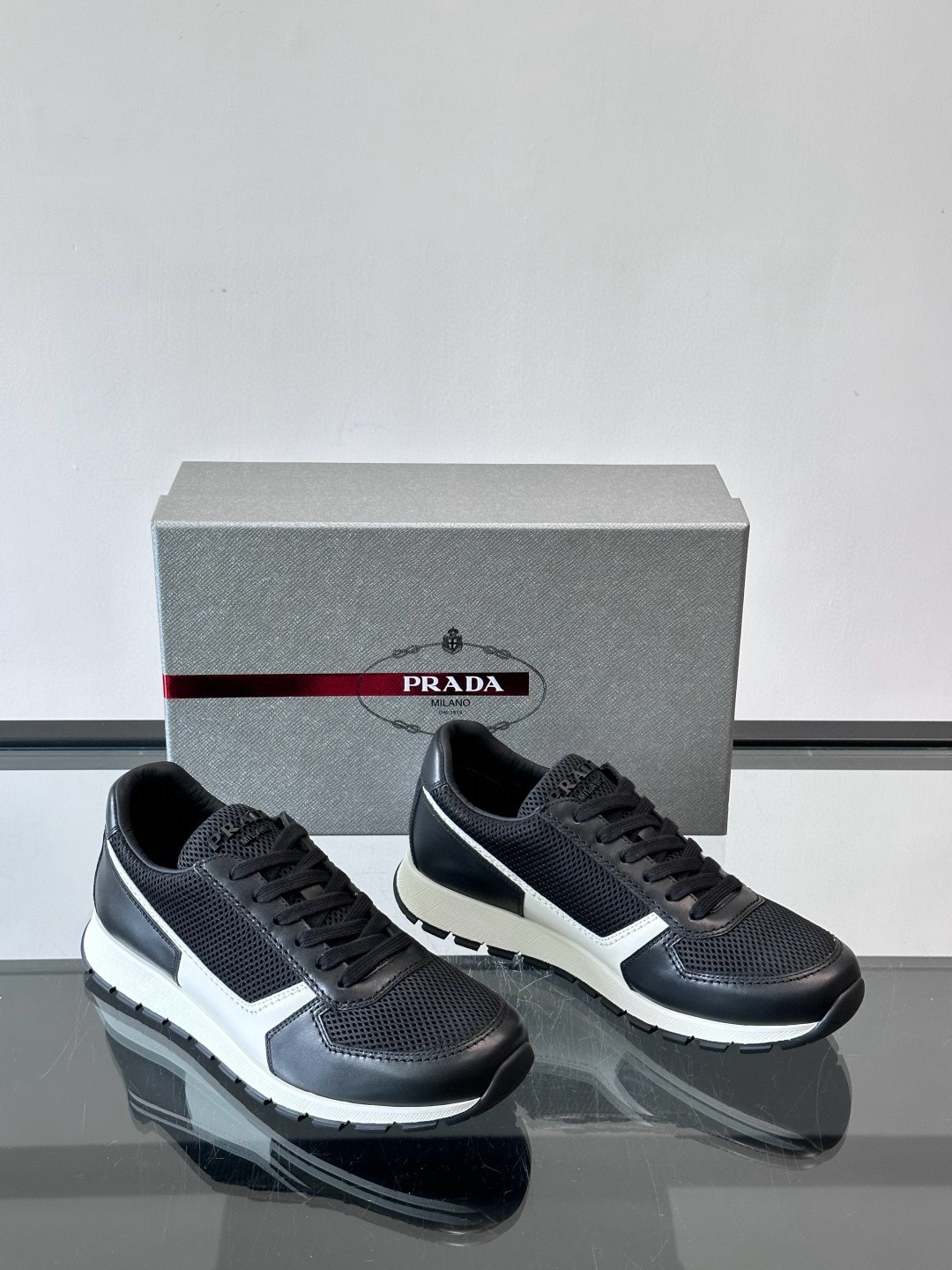 프라다 Prada 스니커즈