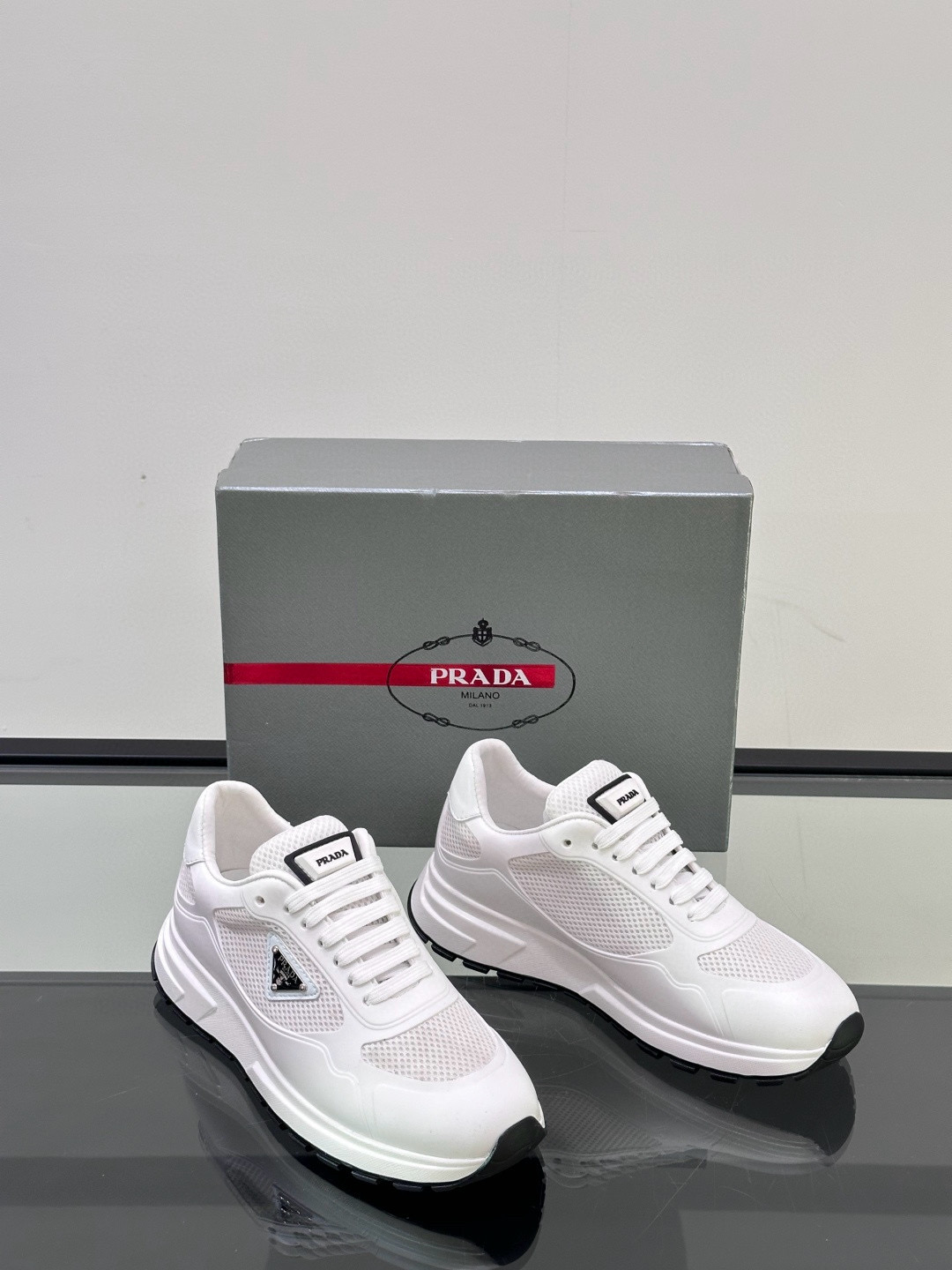 프라다 Prada 스니커즈