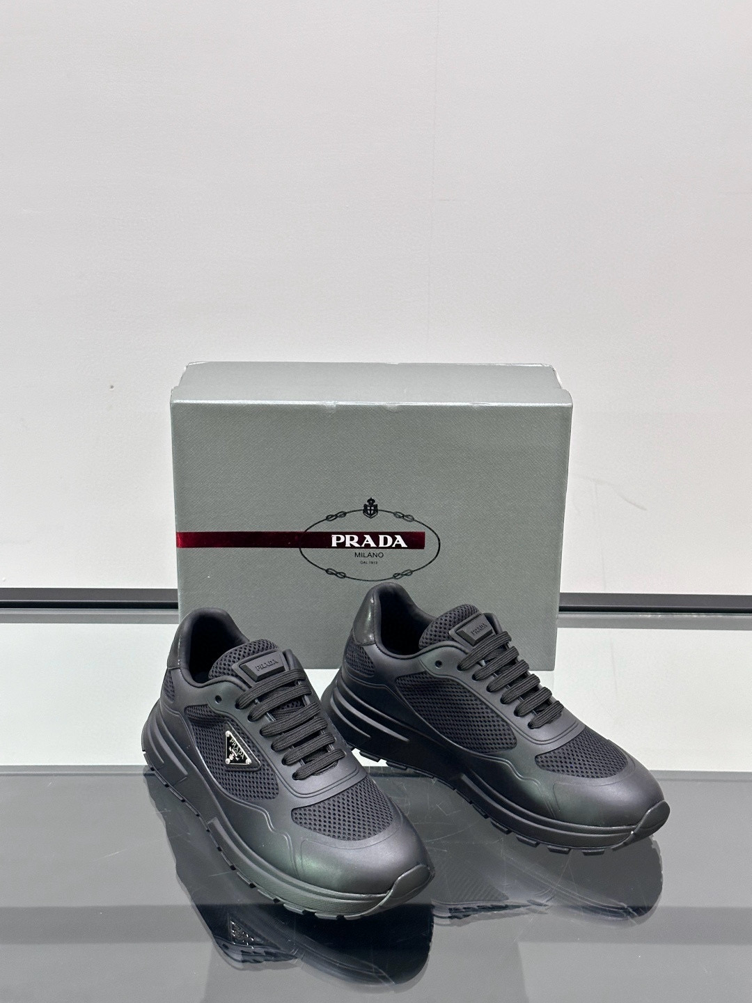 프라다 Prada 스니커즈