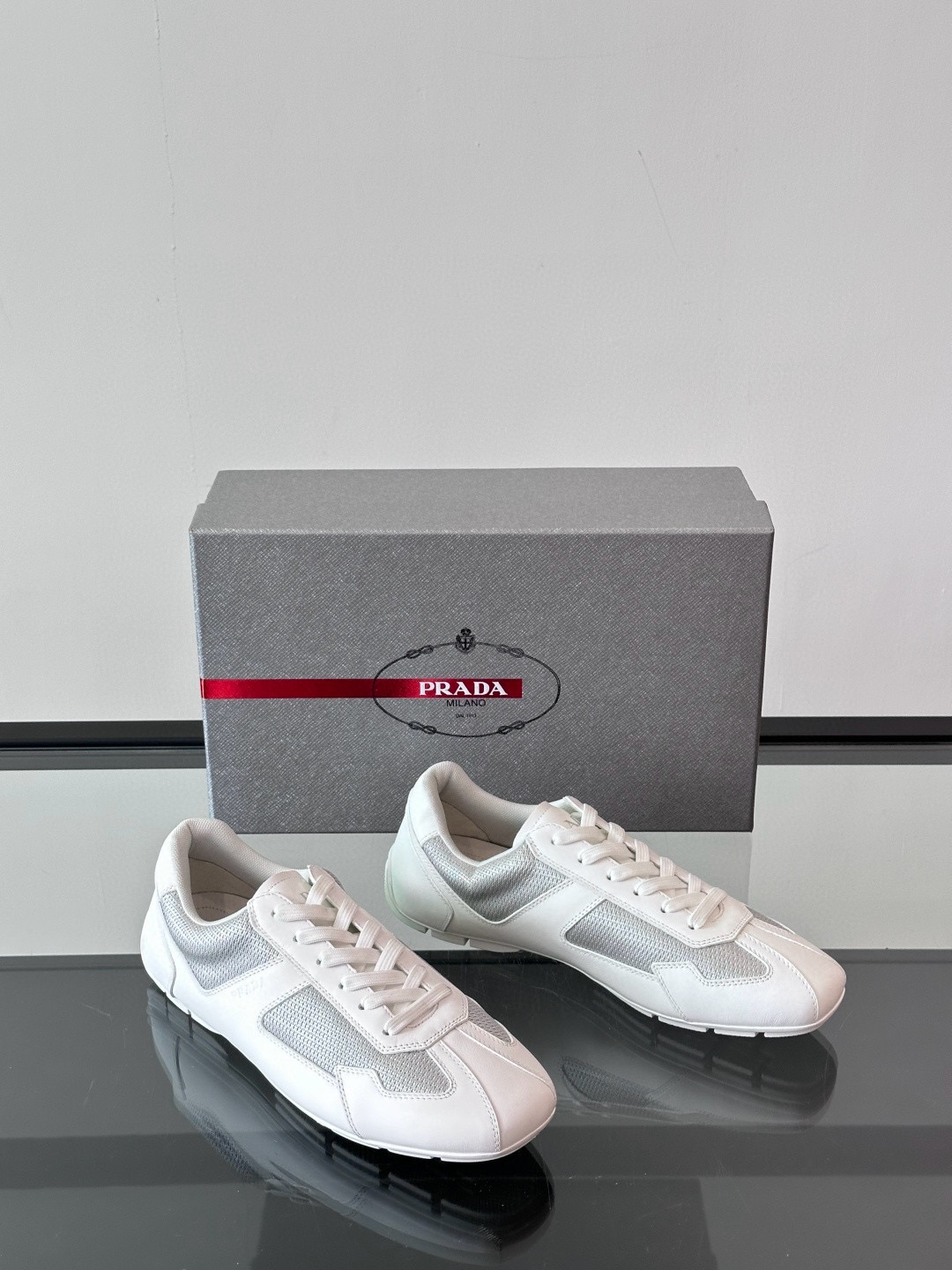 프라다 Prada 스니커즈