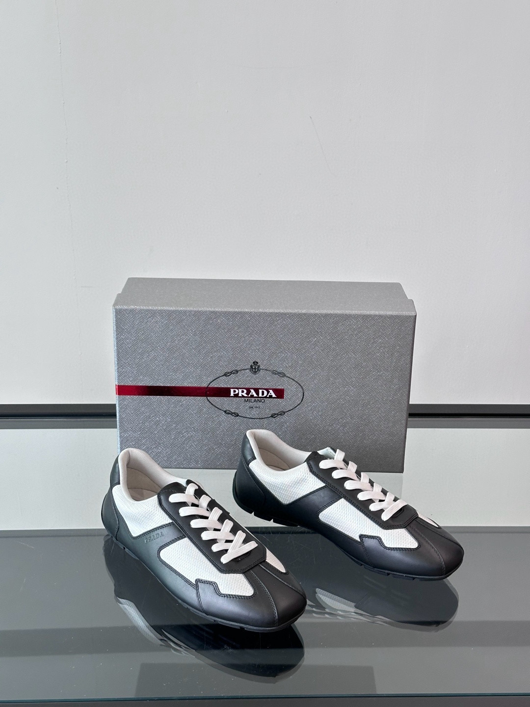 프라다 Prada 스니커즈