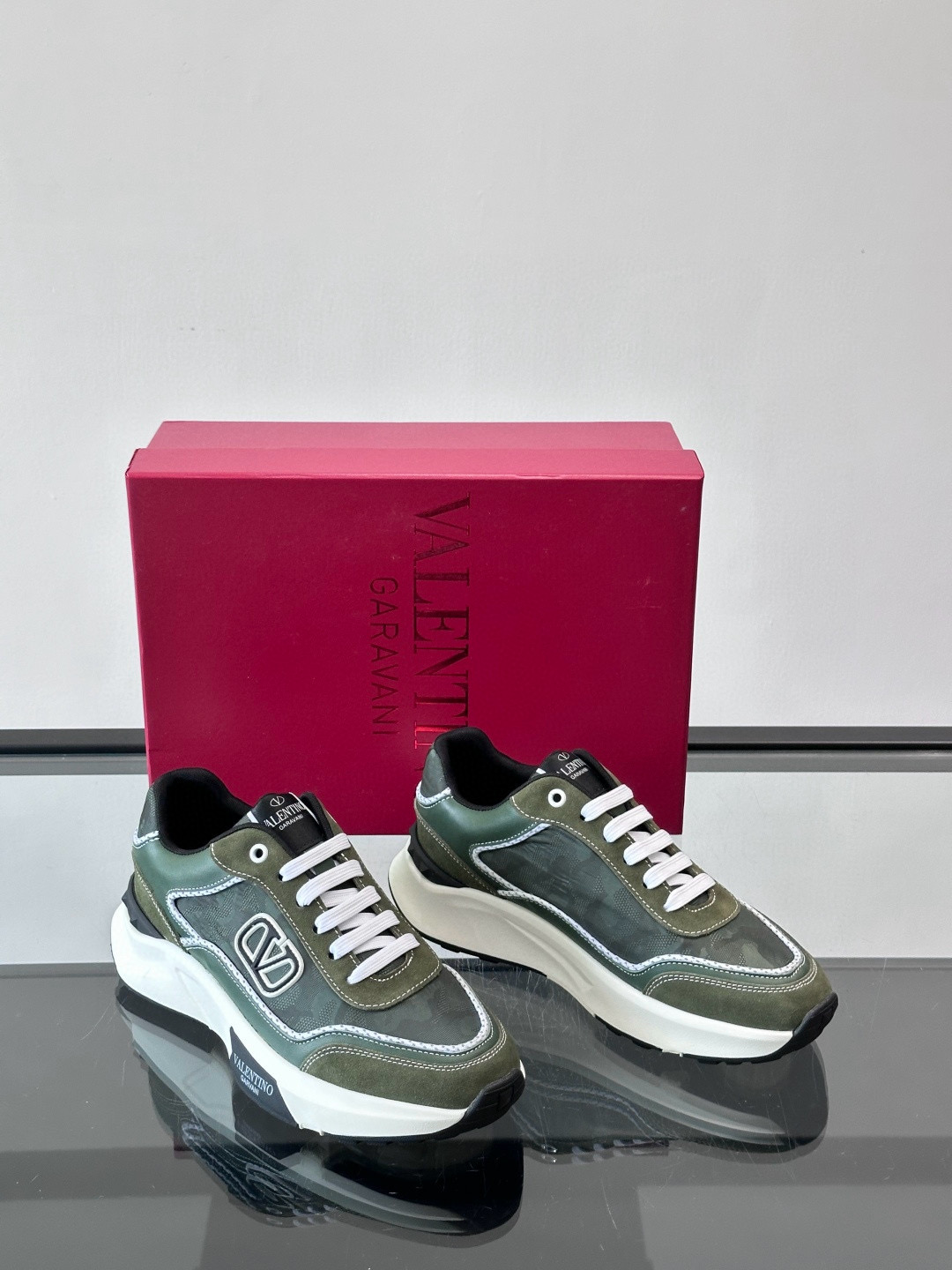 발렌티노 Valentino 스니커즈