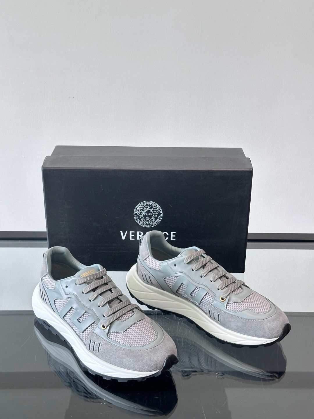 베르사체 Versace Milano logo 스니커즈