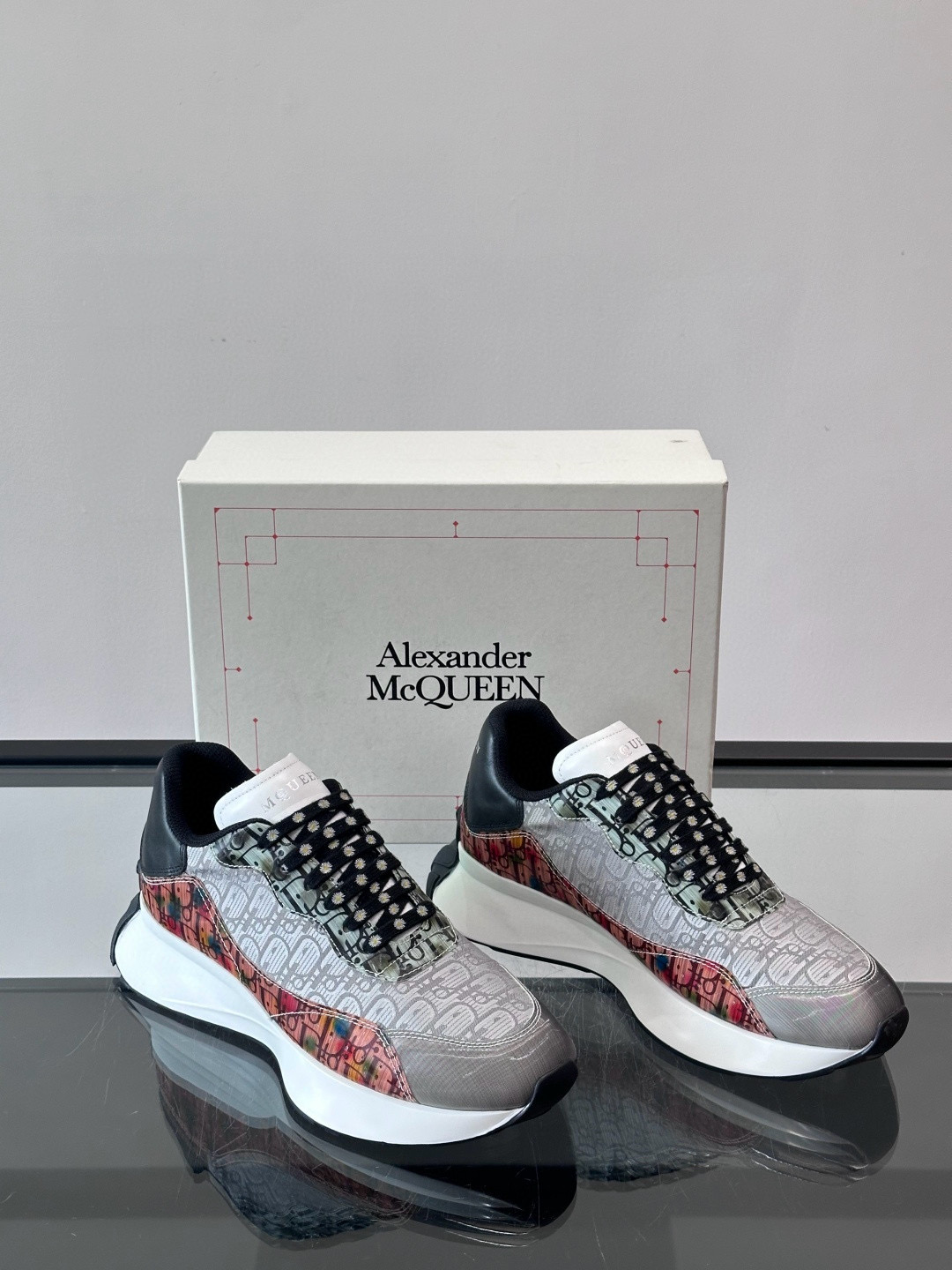 Alexander McQueen 스니커즈