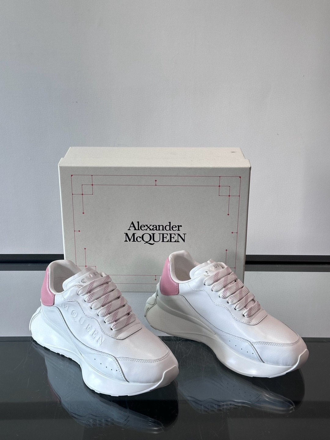 Alexander McQueen 스니커즈