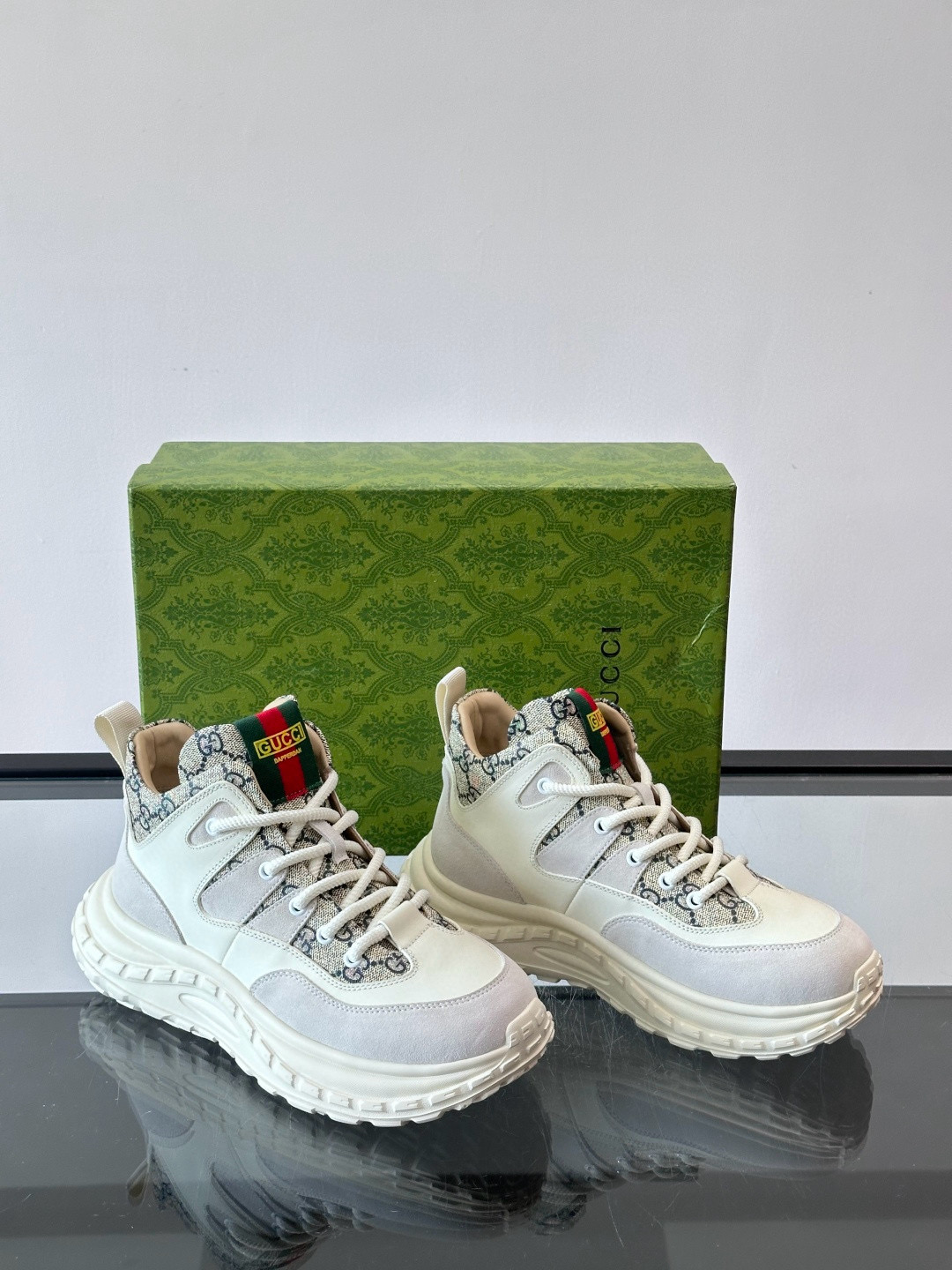 구찌 Gucci 스니커즈