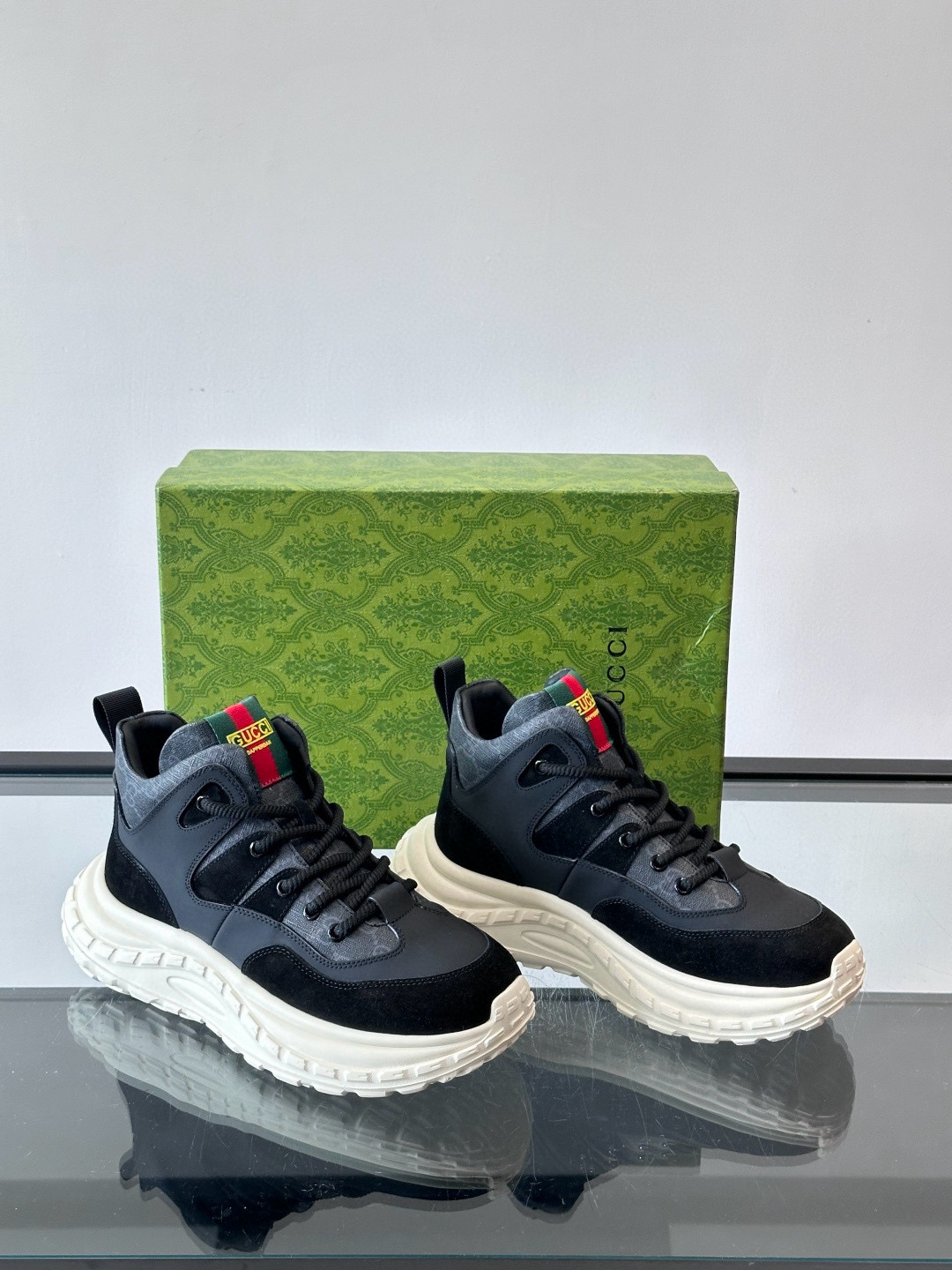 구찌 Gucci 스니커즈