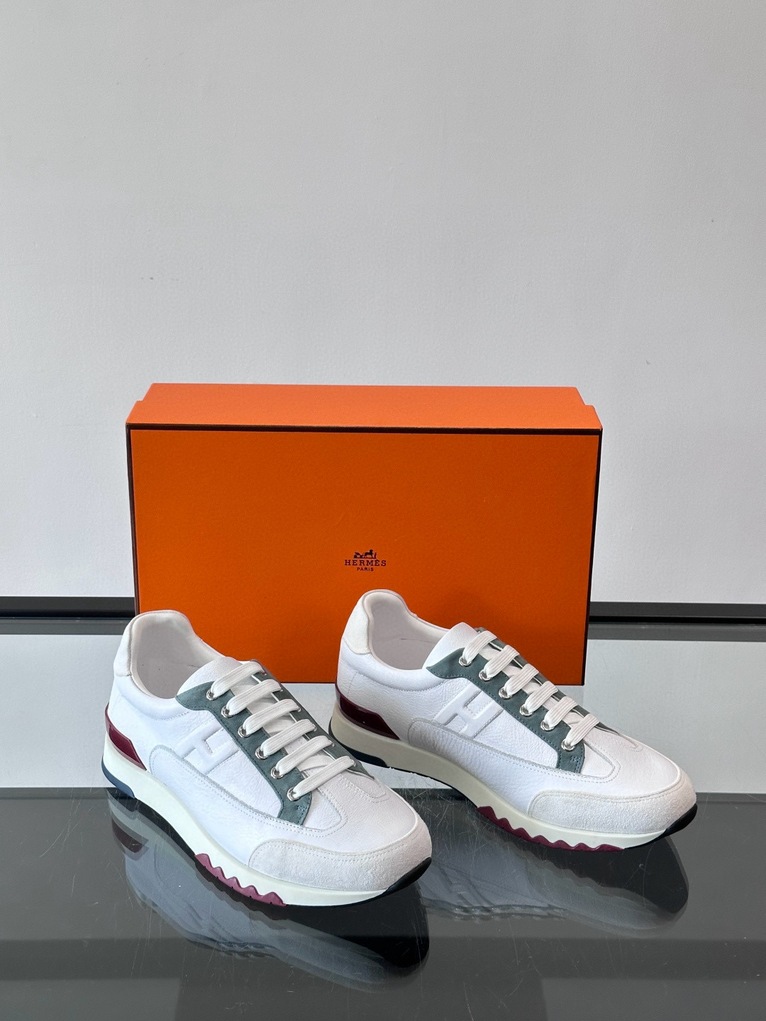 에르메스 Hermes Walkrunner 스니커즈