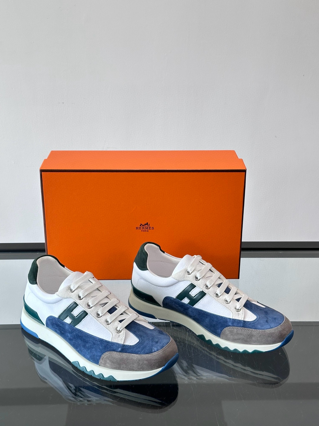 에르메스 Hermes Walkrunner 스니커즈