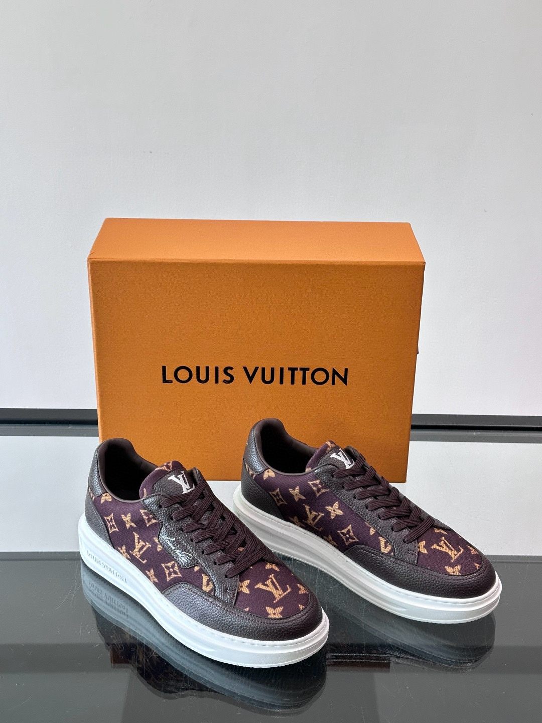 루이비통 Louis Vuitton Monogram 스니커즈