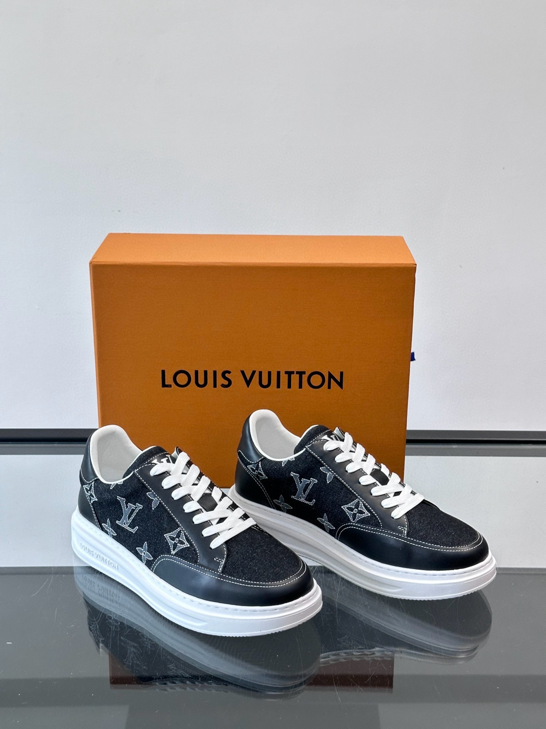 루이비통 Louis Vuitton Monogram 스니커즈