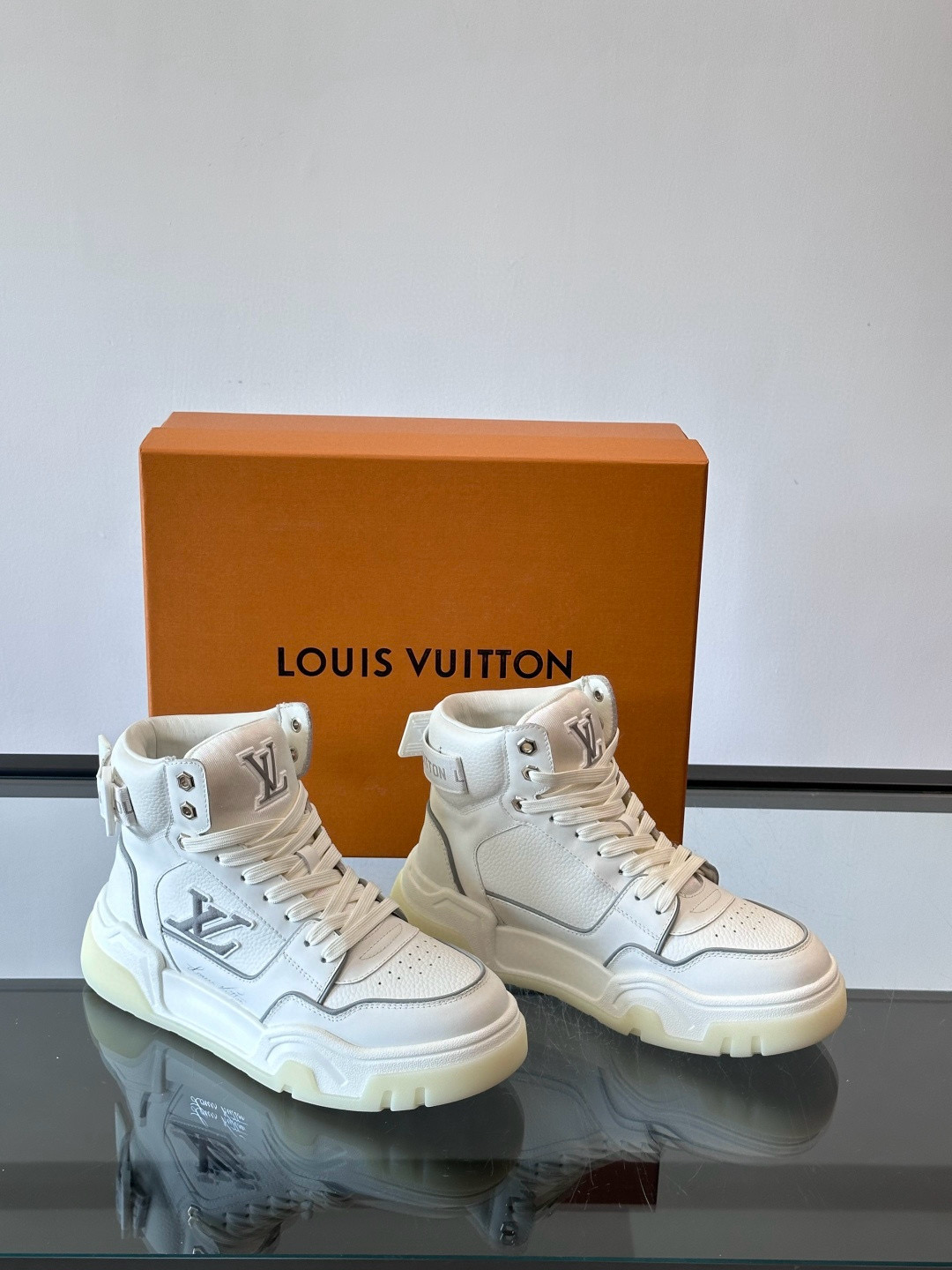 루이비통 Louis Vuitton 스니커즈