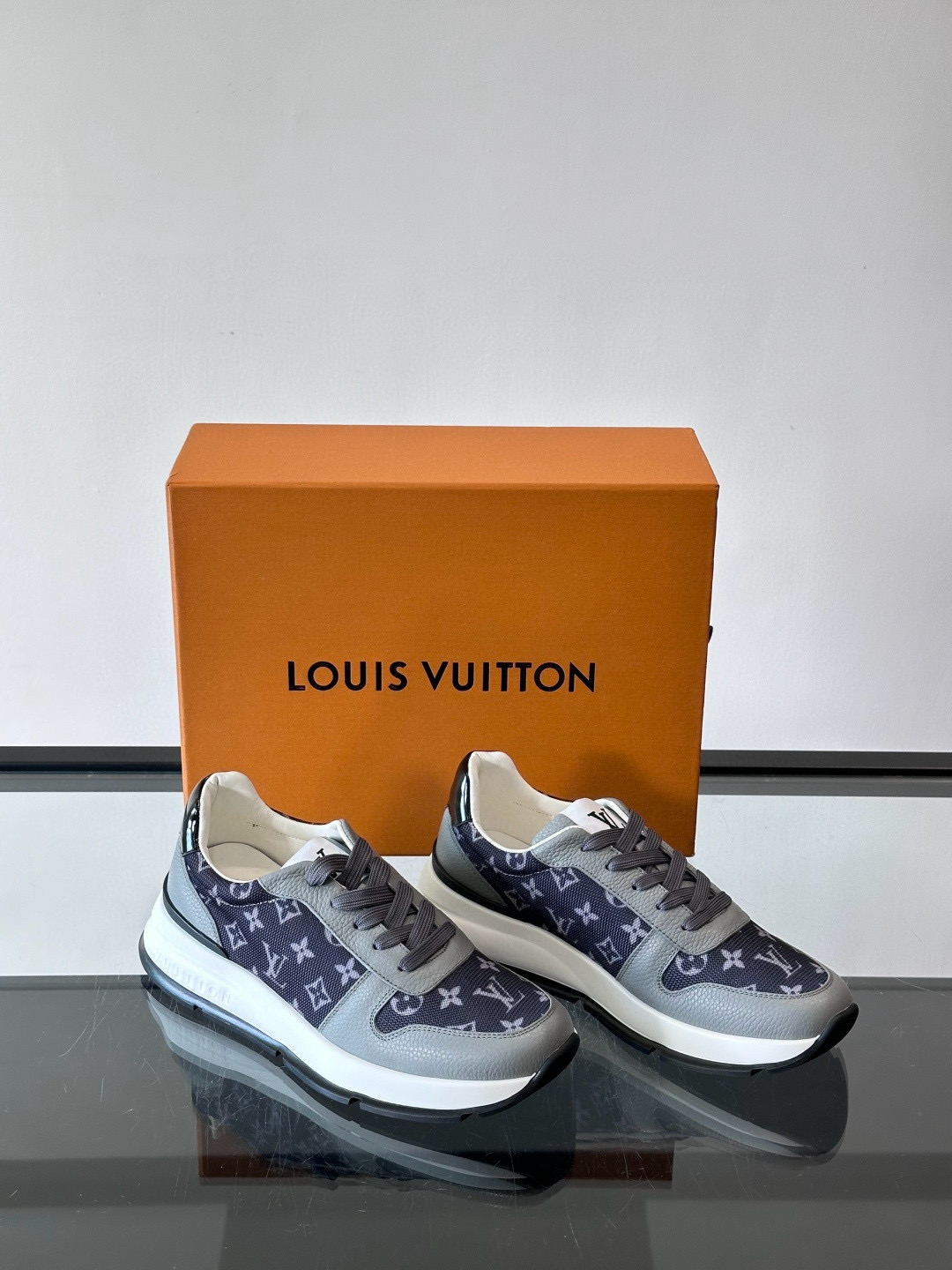 루이비통 Louis Vuitton 스니커즈