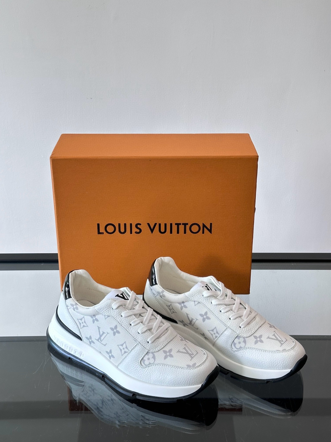 루이비통 Louis Vuitton 스니커즈