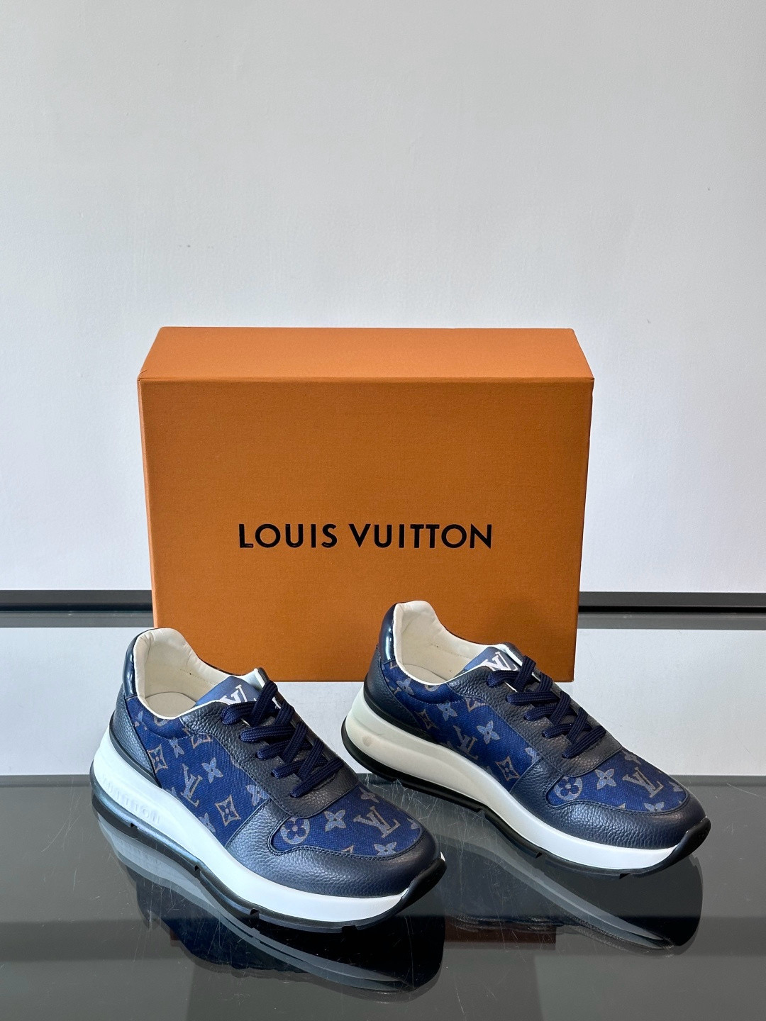 루이비통 Louis Vuitton 스니커즈