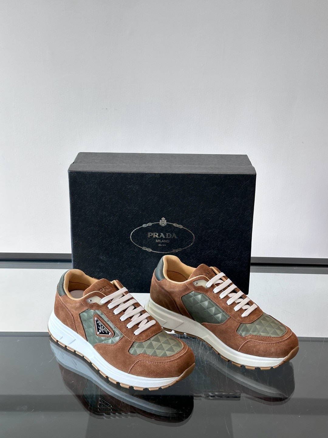 프라다 Prada 스니커즈