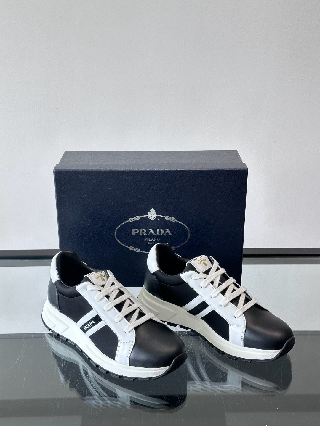 프라다 Prada 스니커즈