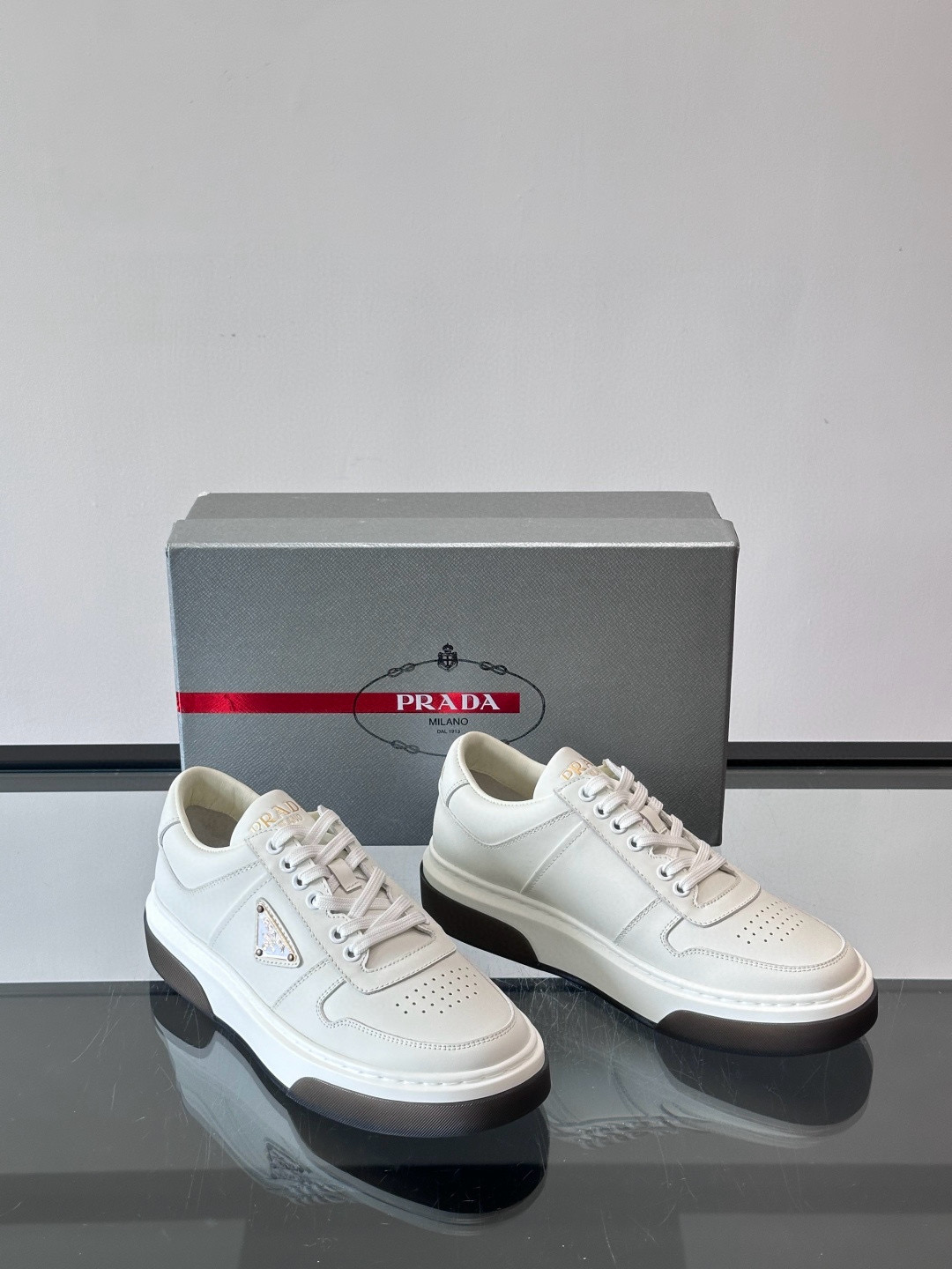 프라다 Prada 스니커즈