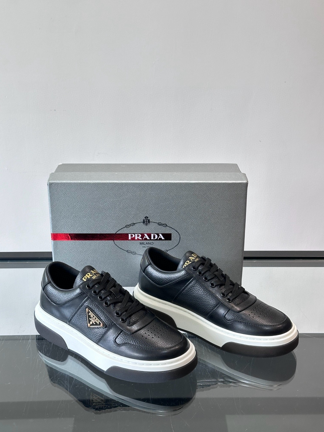 프라다 Prada 스니커즈