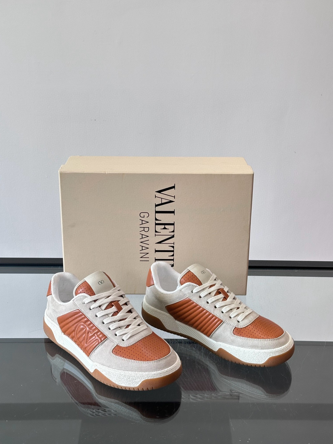 발렌티노 Valentino FW25 스니커즈