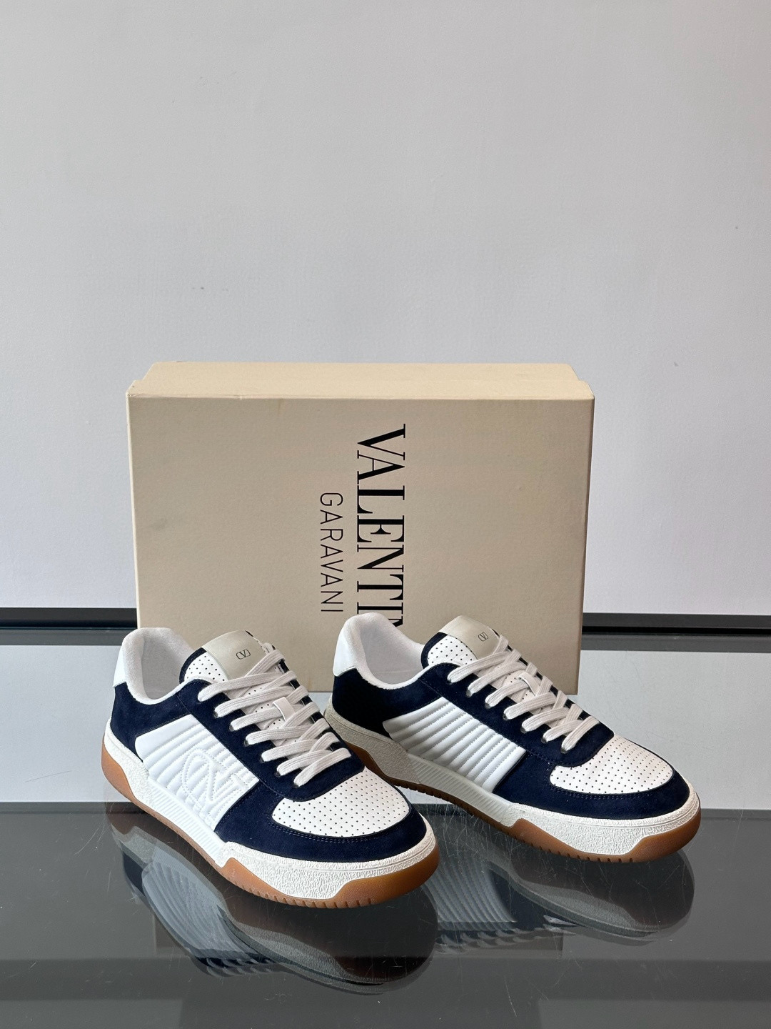 발렌티노 Valentino FW25 스니커즈