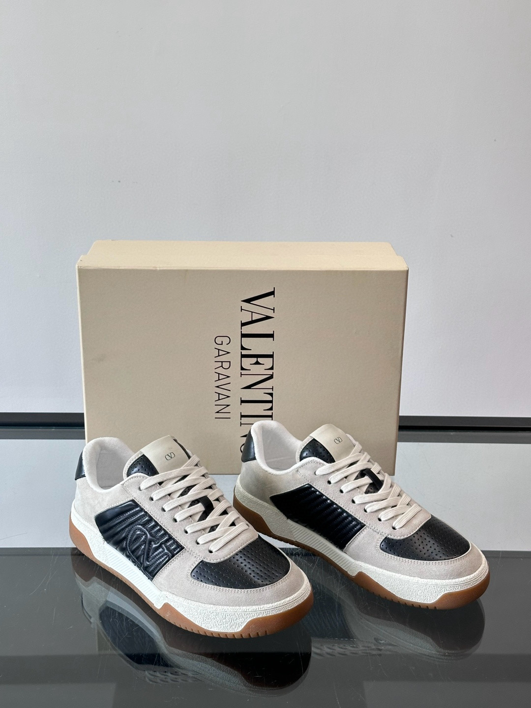 발렌티노 Valentino FW25 스니커즈